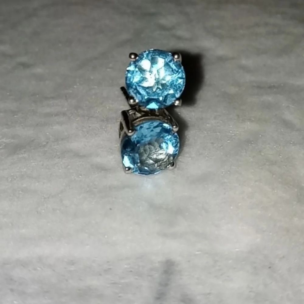 SOLD - Picture 2 of 4